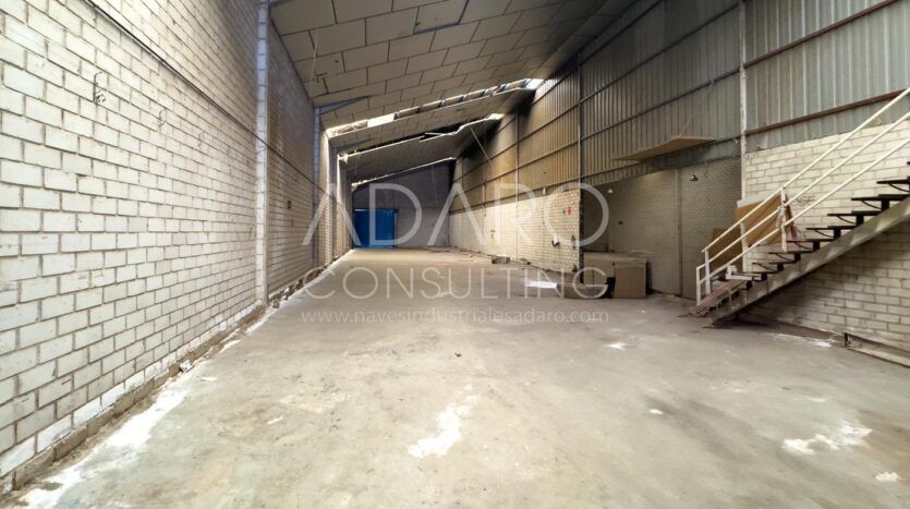 Nave Industrial en Alquiler en Torres de la Alameda de 1.116 m²