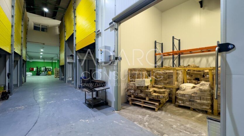 Nave Industrial Frigorífica en Venta en Alcorcón de 1.188 m²