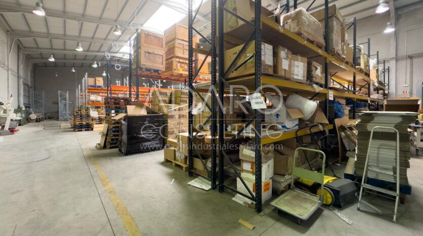 Nave Industrial en Alquiler en Torres de la Alameda de 1.633 m²