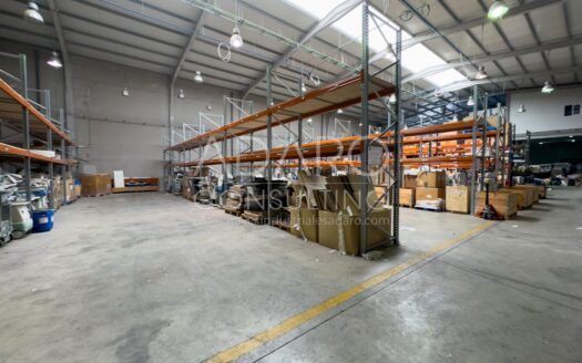Nave Industrial en Alquiler en Torres de la Alameda de 1.633 m²