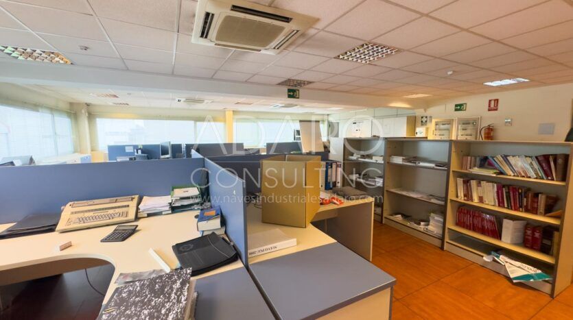Nave industrial en Getafe de de 902 m²