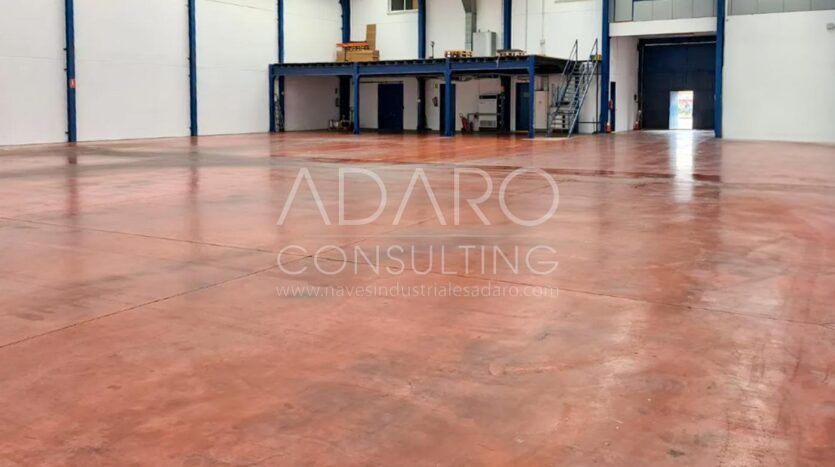 Nave Industrial en Alquiler en San Fernando de Henares de 1.360 m²