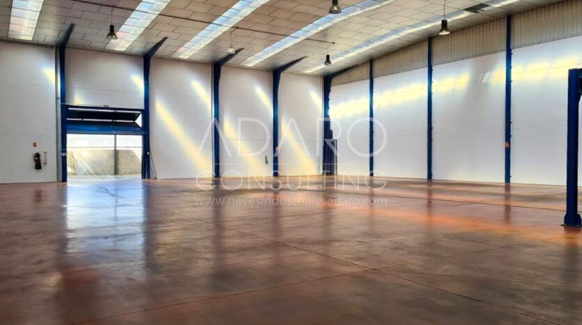 Nave Industrial en Alquiler en San Fernando de Henares de 1.360 m²
