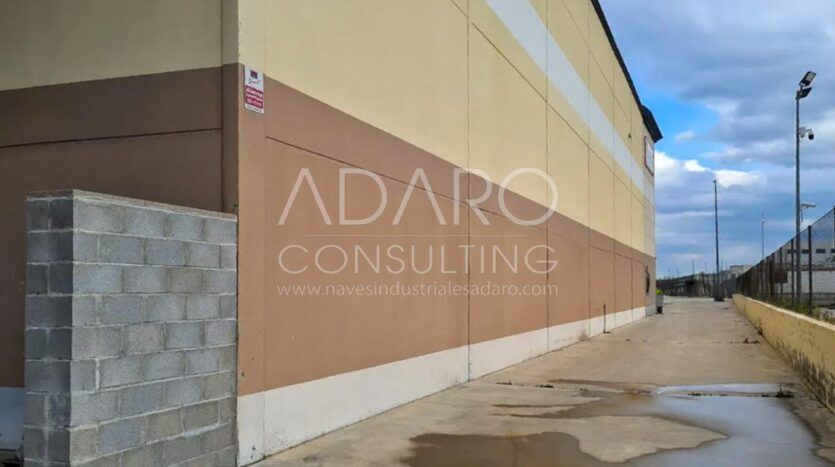 Nave Industrial en Alquiler en San Fernando de Henares de 1.360 m²