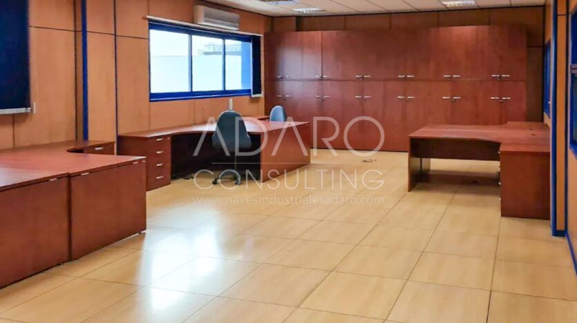 Nave Industrial en Alquiler en San Fernando de Henares de 1.360 m²