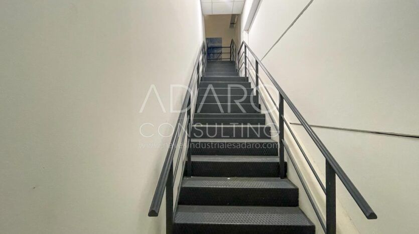 Nave Industrial en Alquiler en Leganés de 652 m²