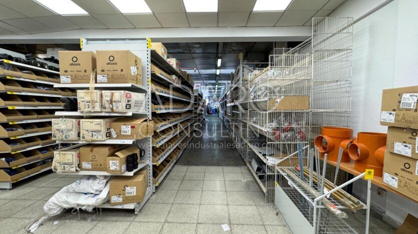 Nave Industrial en Alquiler en Leganés de 1.427 m²