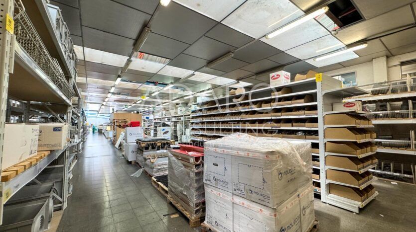 Nave Industrial en Alquiler en Leganés de 1.427 m²