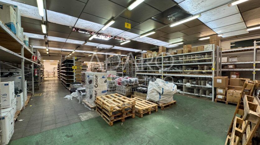 Nave Industrial en Alquiler en Leganés de 1.427 m²