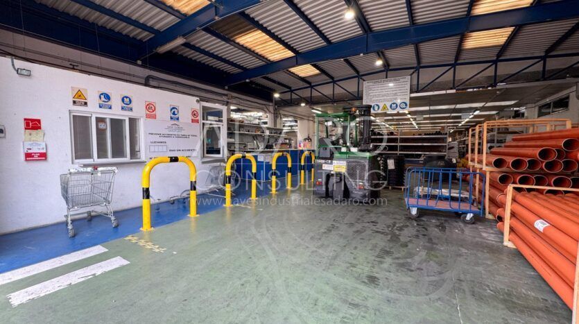 Nave Industrial en Alquiler en Leganés de 1.427 m²