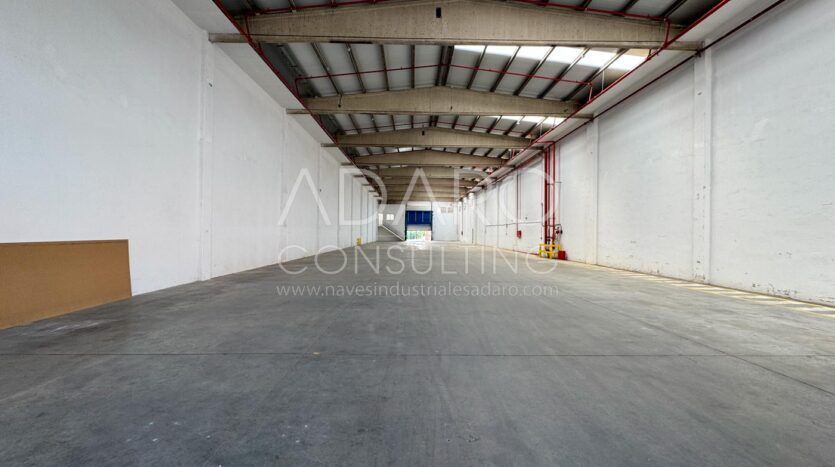 Nave Industrial en Alquiler en Alcalá de Henares de 1.015 m²