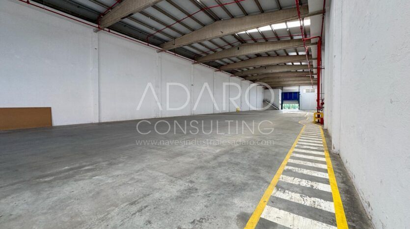 Nave Industrial en Alquiler en Alcalá de Henares de 1.015 m²