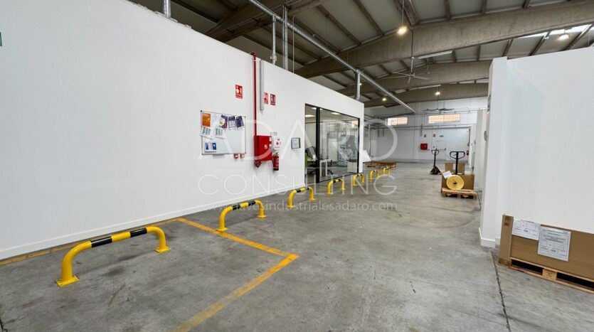 Nave Industrial en Alquiler en Alcalá de Henares de 1.620 m²