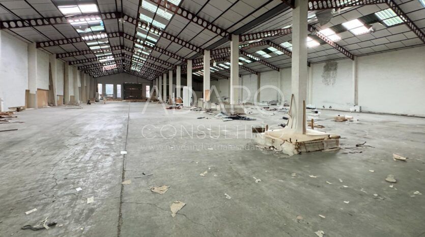 Venta de Nave Industrial en Torrejón de Ardoz de 2.129 m²