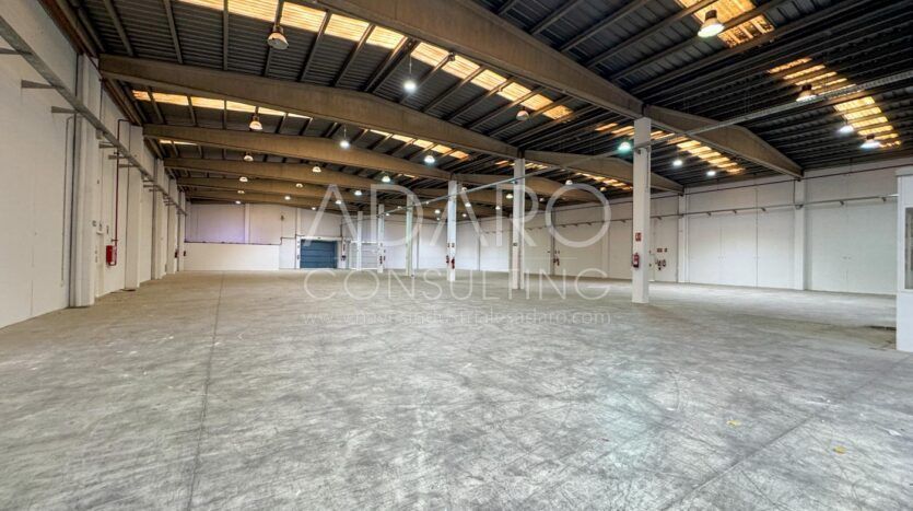 Nave Logística en Alquiler en Coslada de 2.524 m²