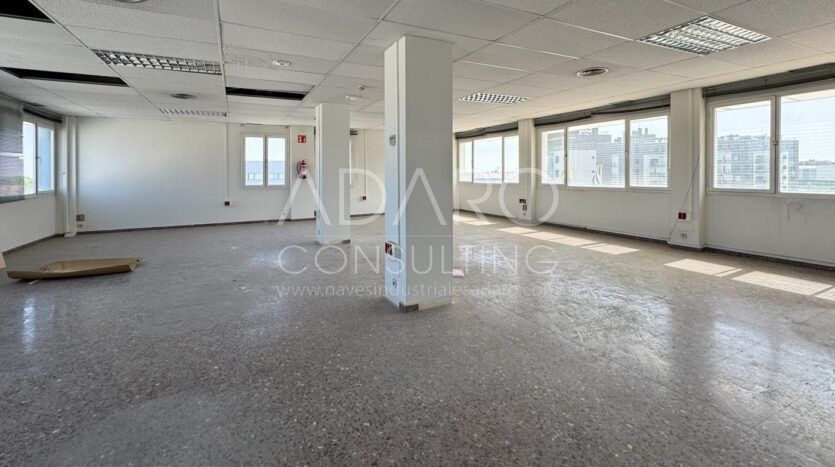 Nave Logística en Alquiler en Coslada de 2.524 m²