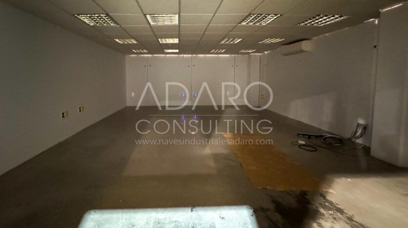 Nave Logística en Alquiler en Coslada de 1.976 m²