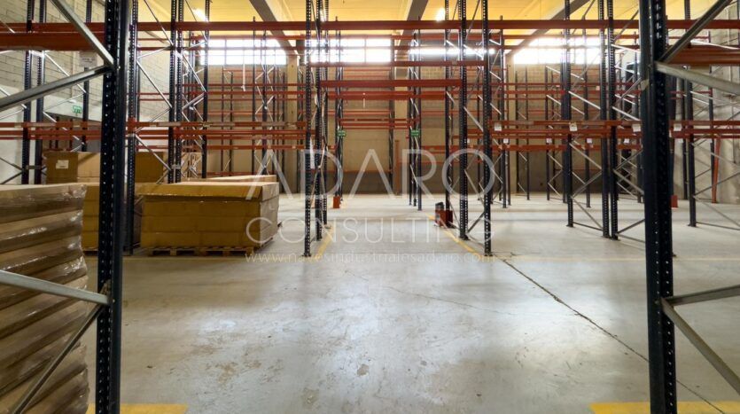 Alquiler de Nave Logística en San Agustín del Guadalix de 3.712 m²