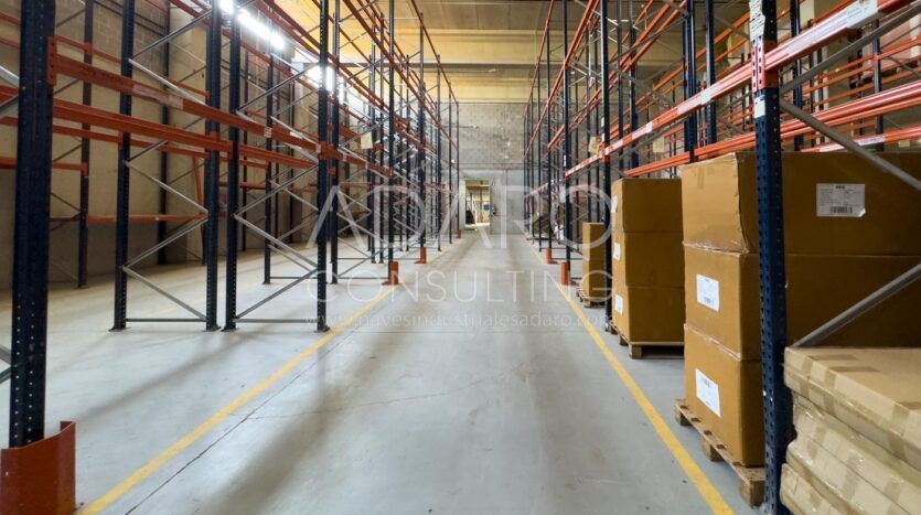 Alquiler de Nave Logística en San Agustín del Guadalix de 3.712 m²