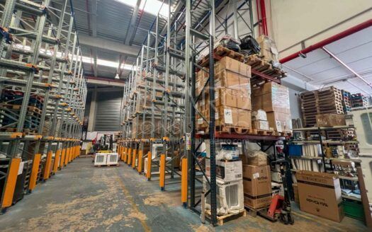 Nave Industrial en venta en Cabanillas del Campo de 1.103 m²
