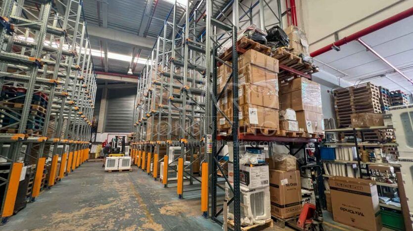 Nave industrial en venta en Cabanillas del Campo 780.000 €