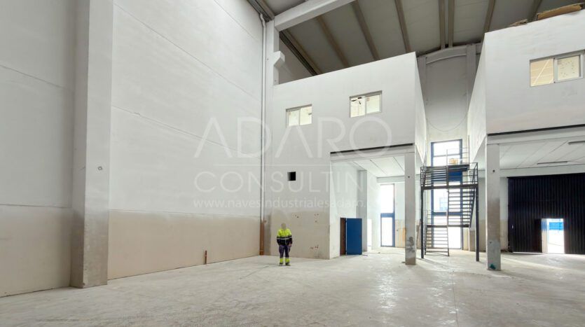 Alquiler de Nave Industrial en Rivas Vaciamadrid con una superficie total de 557 m²