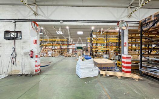 Venta de Nave Industrial en RENTABILIDAD en Torrejón de Ardoz. 2.386 m²