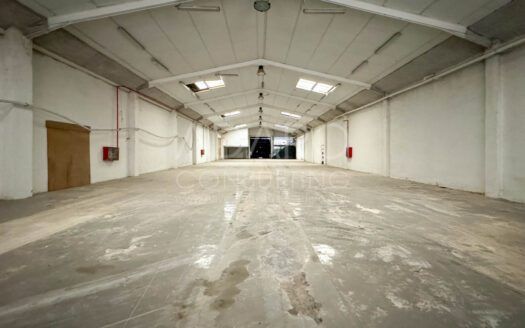 Nave industrial en venta en Pinto de 916 m²