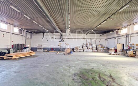 Nave Industrial en alquiler en Fuenlabrada 1.179 m²