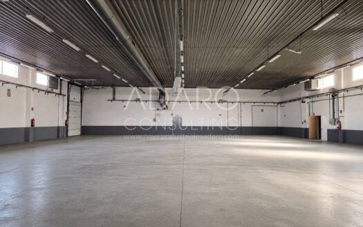 Nave Industrial en alquiler en Fuenlabrada 1.179 m²