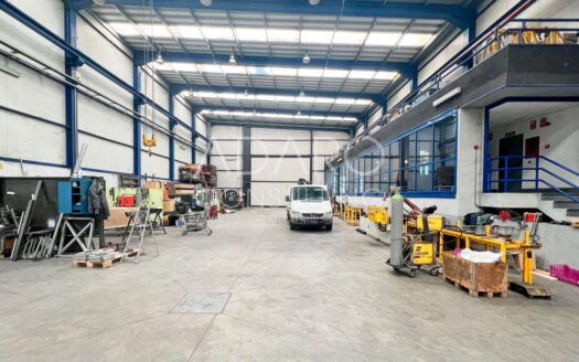 Nave industrial en venta en Daganzo de Arriba de 3.601 m²