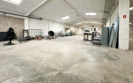 Nave industrial en venta en Pinto de 898 m²