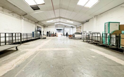 Nave industrial en venta en Pinto de 898 m²