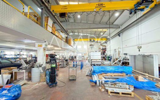 Venta de Nave Industrial en Torrejón de Ardoz 1.290 m²