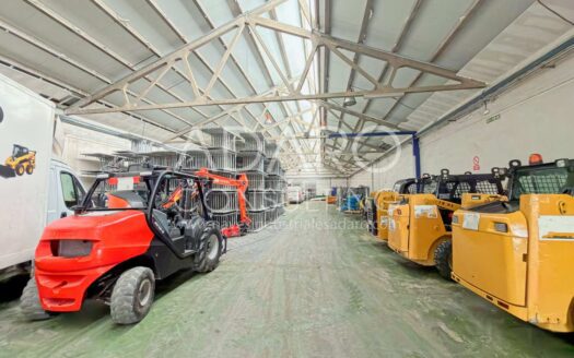 Nave industrial en alquiler en San Fernando de Henares de 1.675 m²